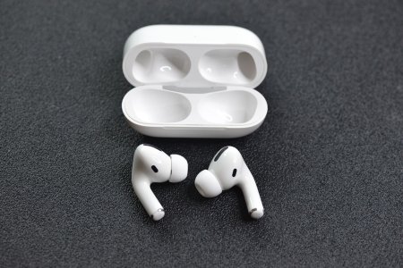 Apple AirPods Pro (2nd Generation)